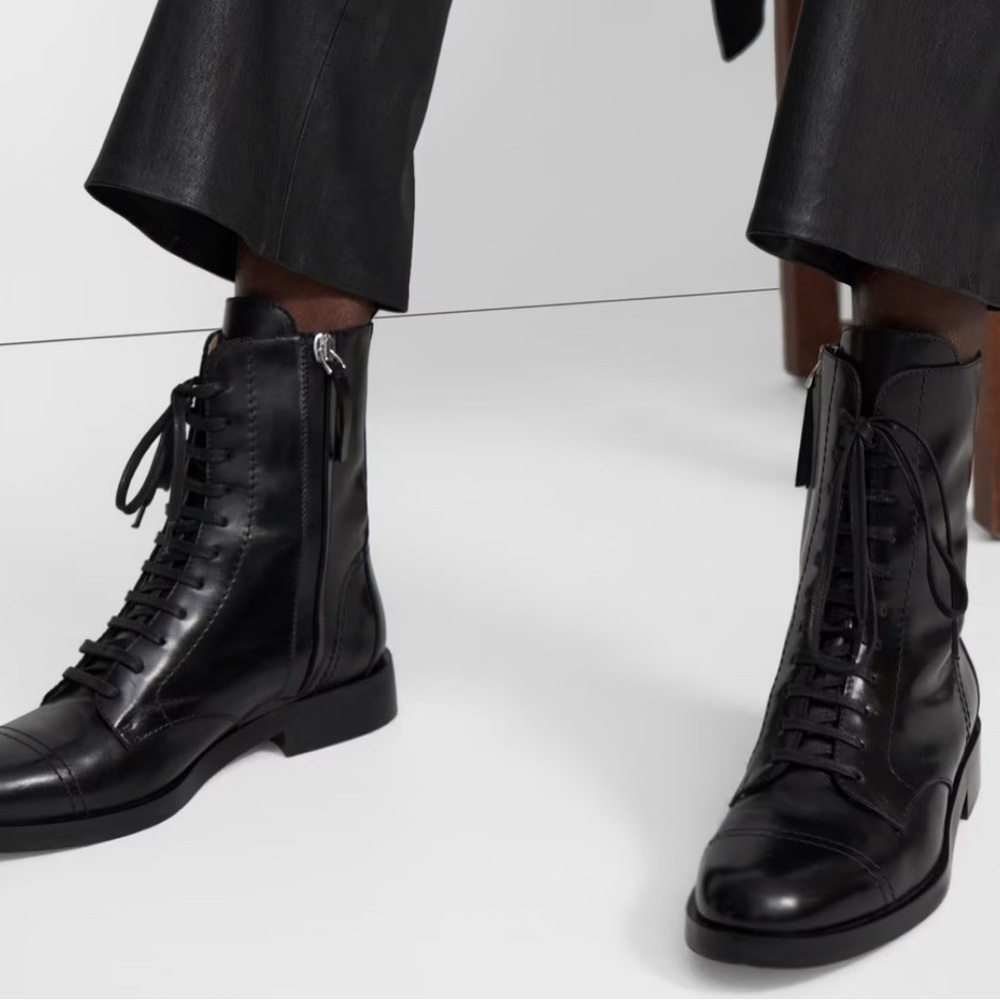 Theory laced boot in satin leather.